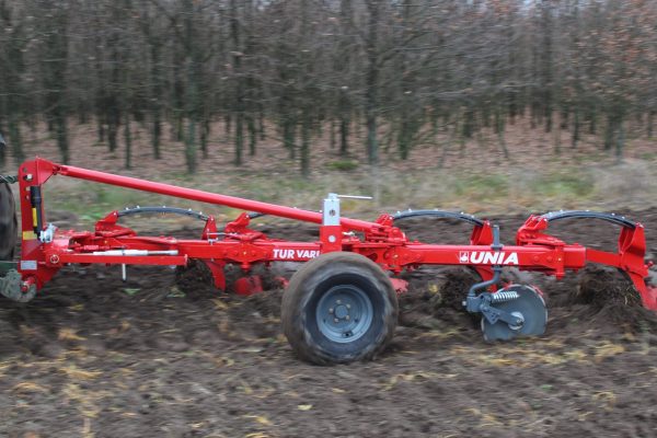 Plūgas TUR VARIO