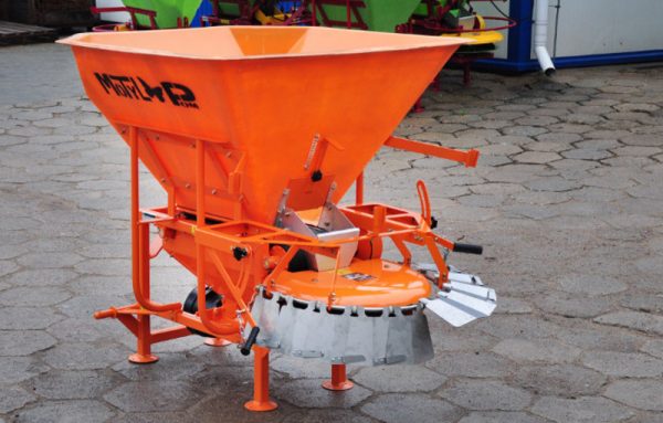 Smėlio ir druskos barstytuvas MOTYL - Image 12